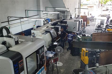 taller de metalmecanica|mecanizado de metal.